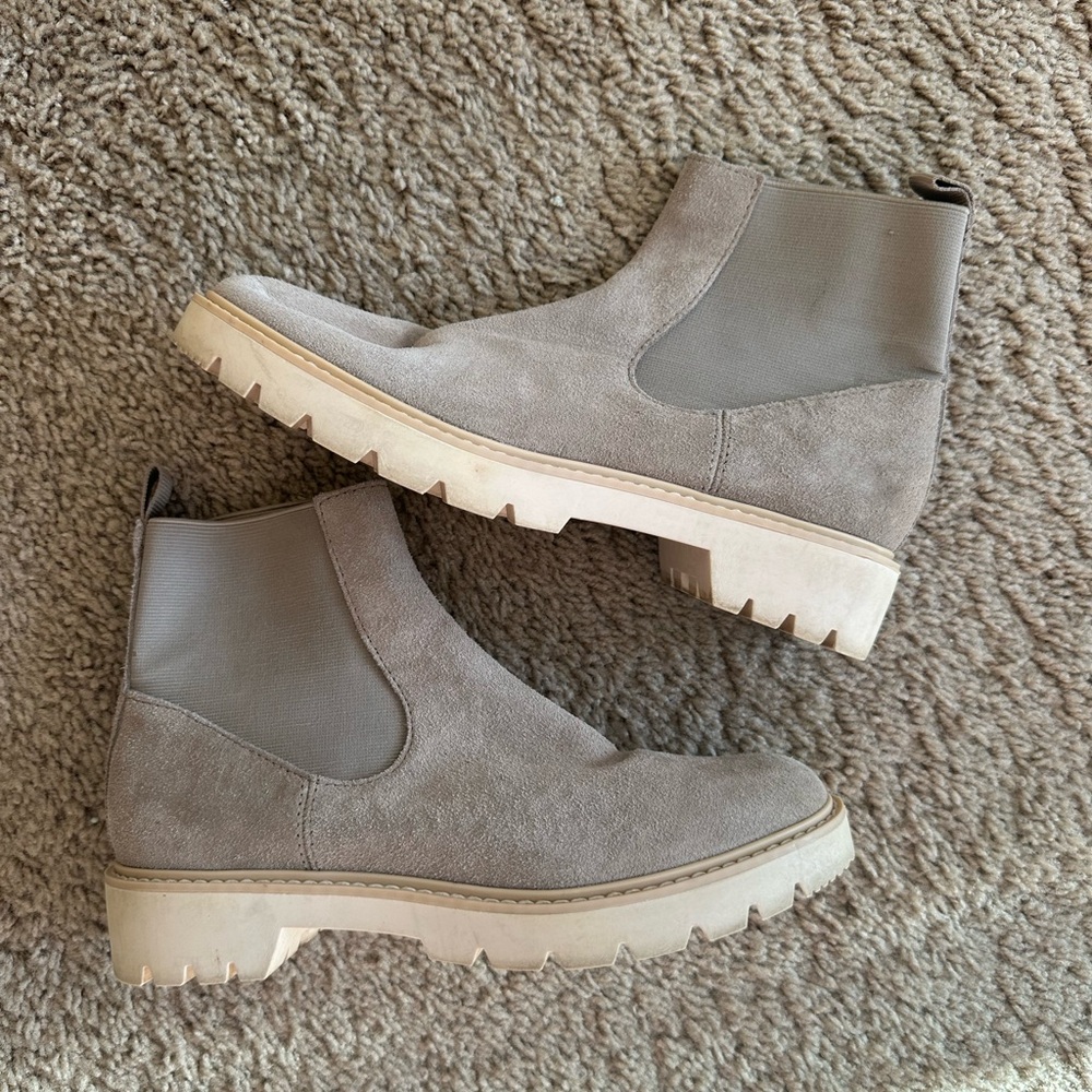 Dolce vita tan suede chelsea boots